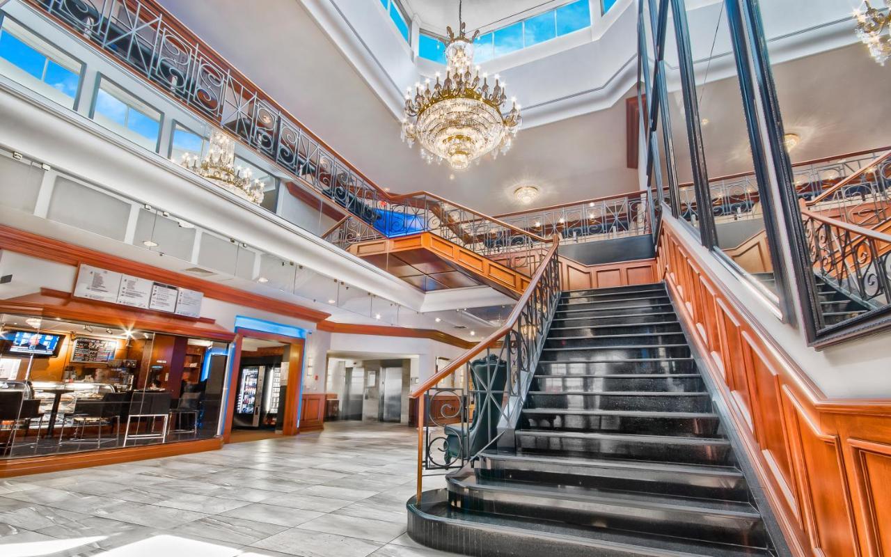 Plaza Par Jaro Hotel 4*