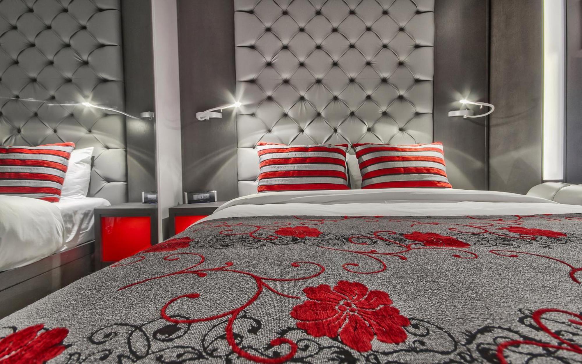 Plaza Par Jaro Hotel 4*