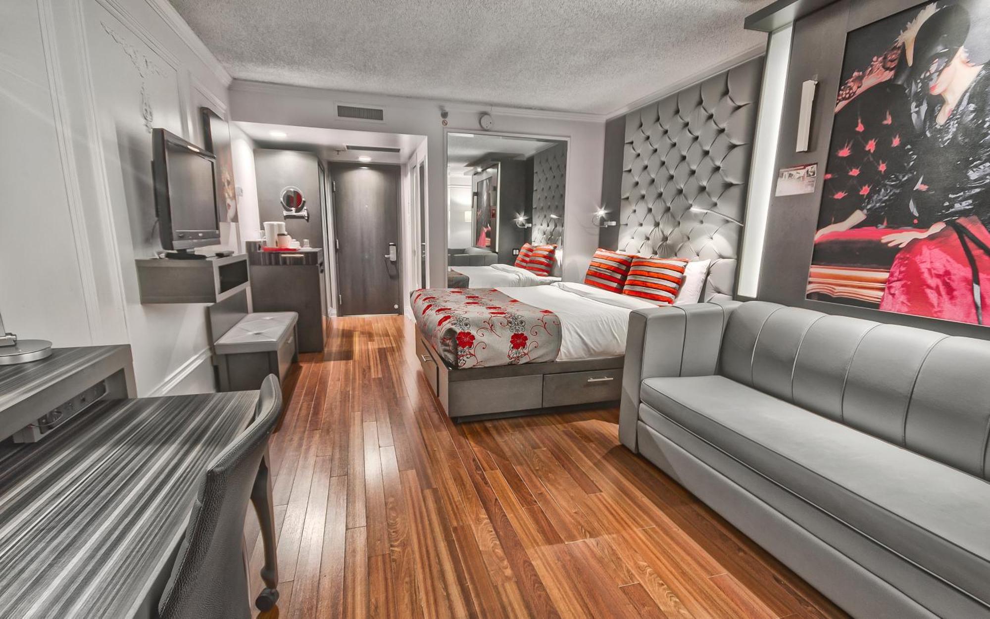 Hotel Plaza Par Jaro 4*