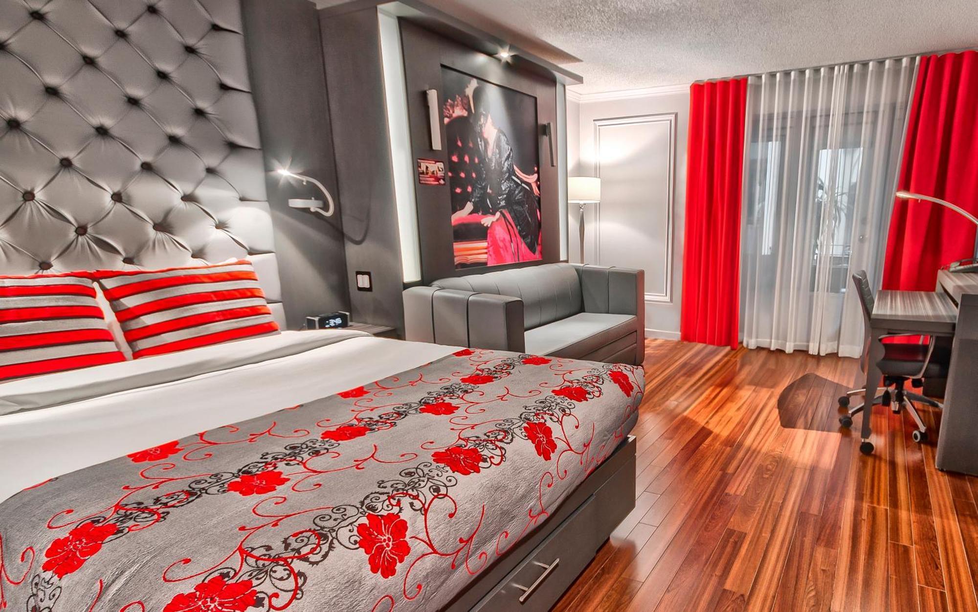 Plaza Par Jaro Hotel 4*