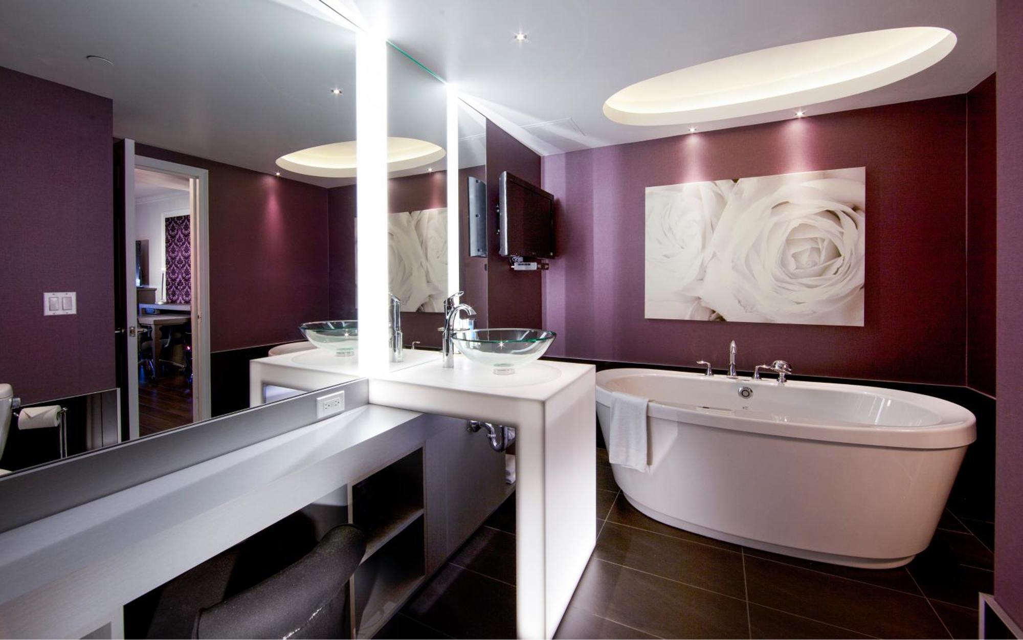 Plaza Par Jaro Hotel 4*